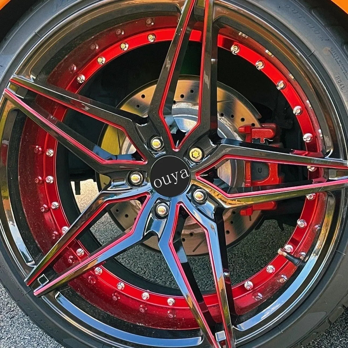 Jantes aluminium AC01 concaves noir brillant et rouge — 16 à 20 pouces — vue 5