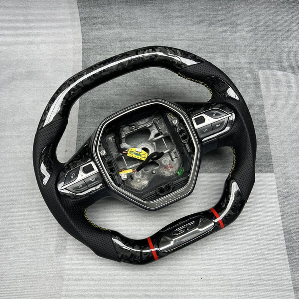 Volant sport en fibre de carbone pour Peugeot – montage Plug & Play