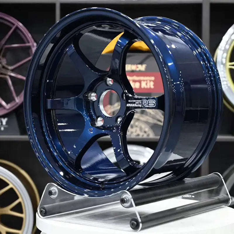 Jantes forgées GT Advan Racing R6 rouge ou bleu, multi-entraxe
