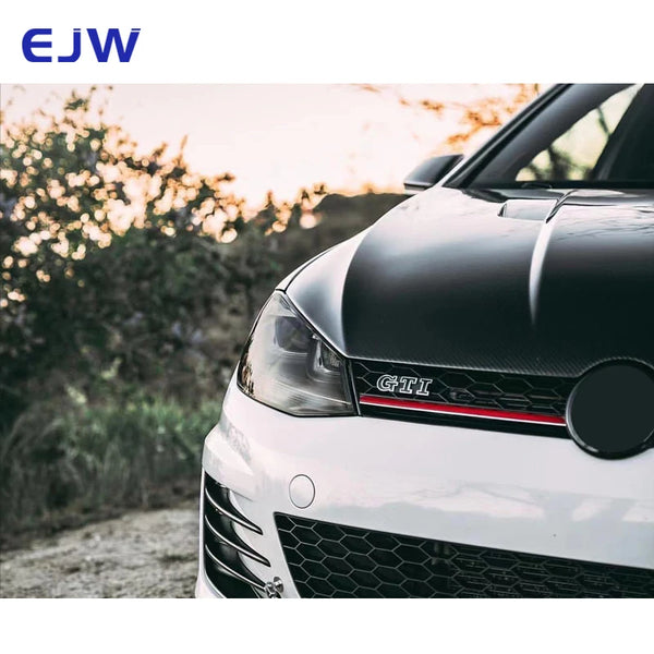 Capot moteur carbone Volkswagen Golf 7/7.5 2014-2019 — vue 4