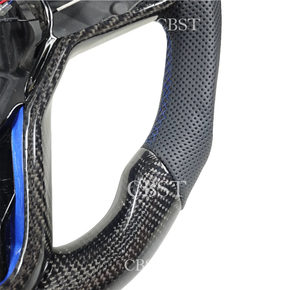 Volant Carbone LED avec Affichage du Régime pour Golf MK7/MK8 – Éclairage LED | OURANE.COM