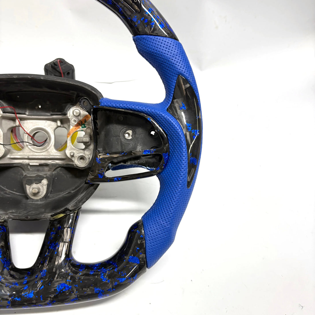 Volant en fibre de carbone et cuir sur mesure pour Dodge Charger, Challenger, Durango et Jeep Grand Cherokee SRT 2015-2024
