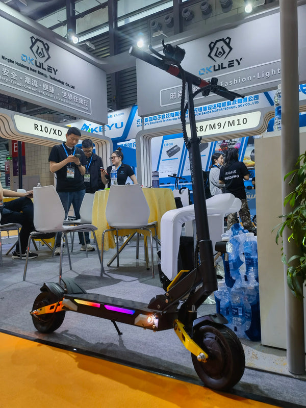 Scooter électrique de neige de scooter de neige de 1500 52V 23.4Ah 2000W - OURANE.COM