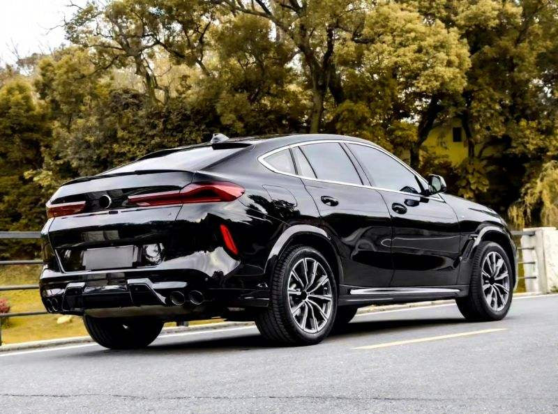 Kit carrosserie style M Tech pour BMW X5 E70 et G05 — vue 4